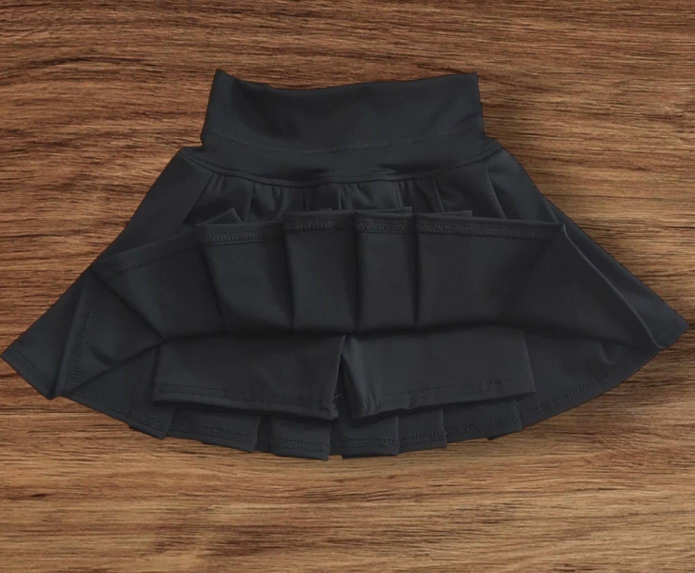 Black pleated skort - ets 2/3 weeks