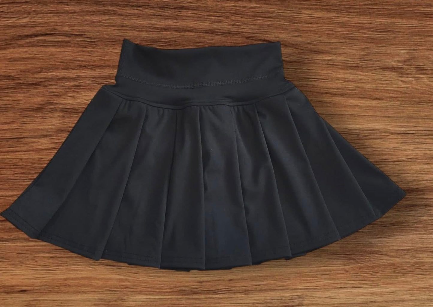 Black pleated skort - ets 2/3 weeks