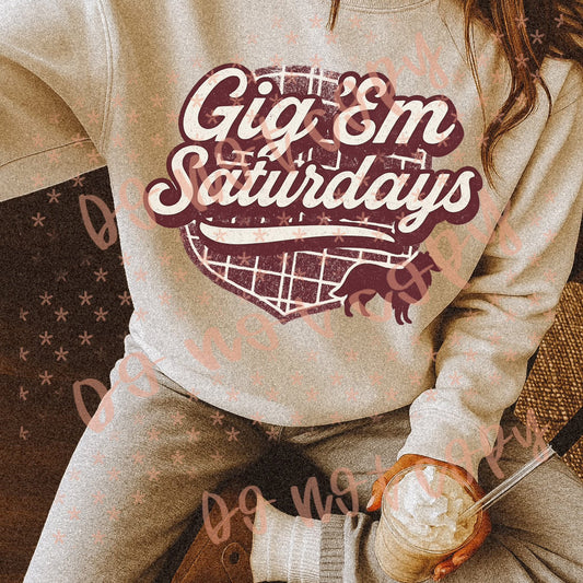 ULTRA VINTAGE COLLEGE -T-Shirts/SWEATSHIRT---- GIG 'EM SATURDAYS